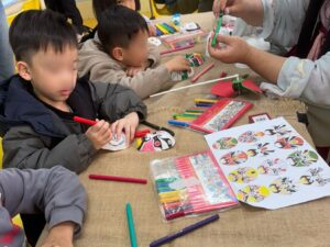 幼稚園攤位畫臉譜