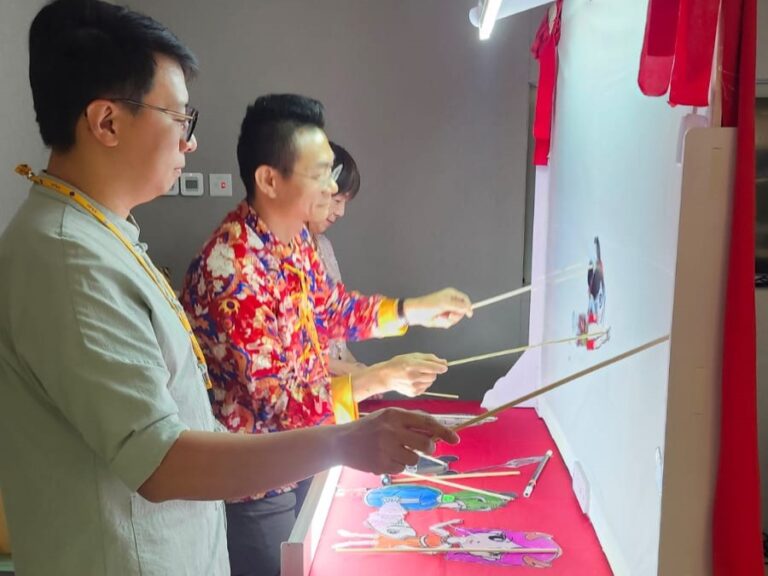 皮影戲到校-表演